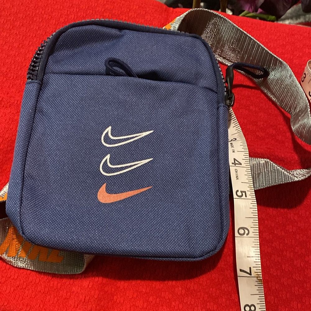 NWOT Nike Fanny pak